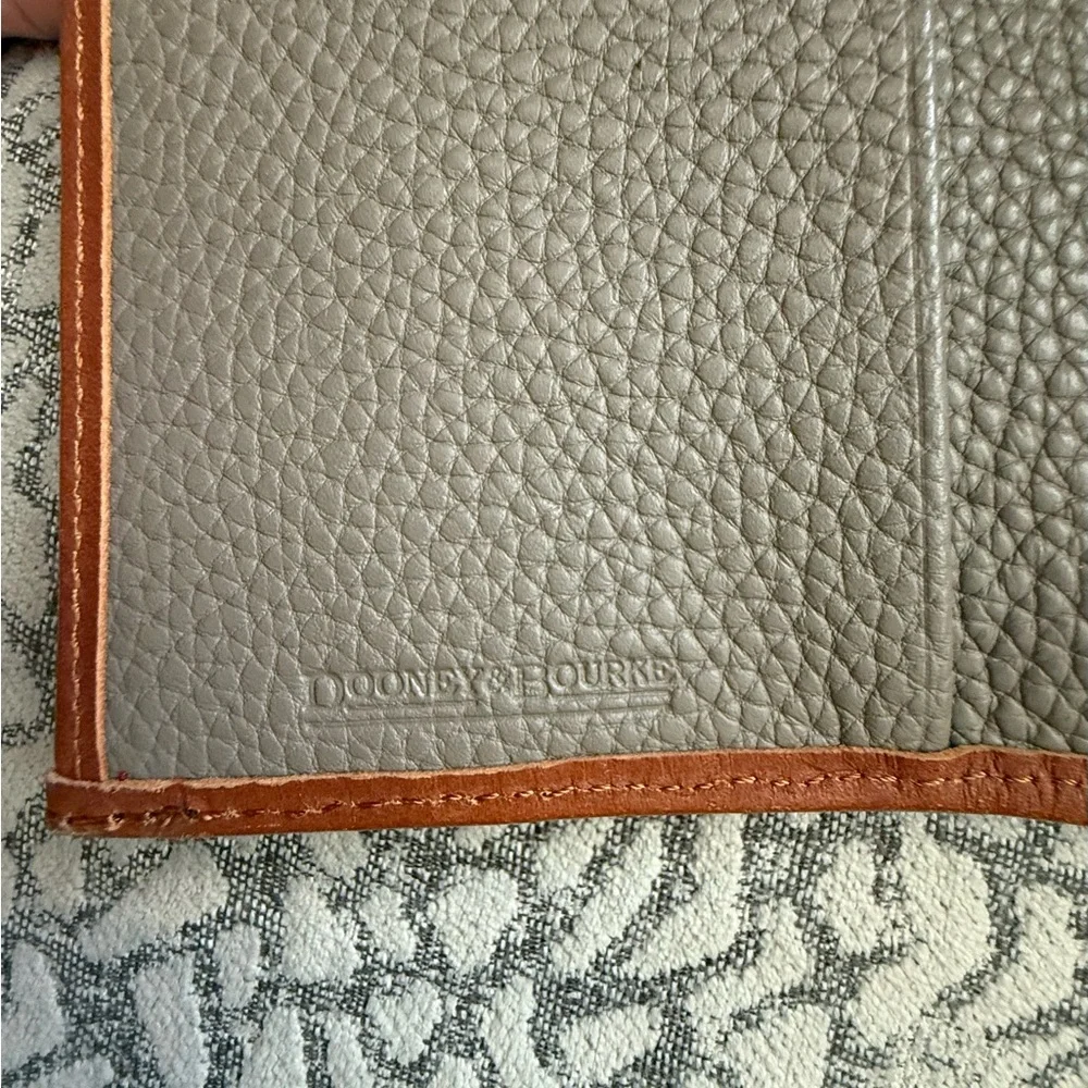 Dooney & Bourke Pebbled Grain Continental Leather Wallet